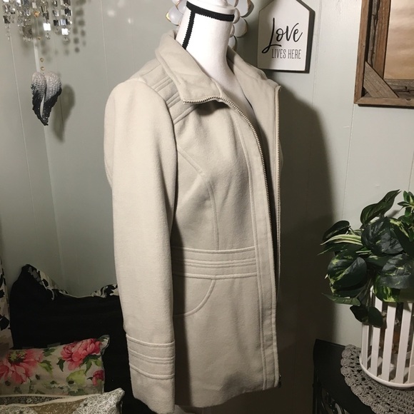details INTL creamy zipper front jacket - Picture 4 of 8
